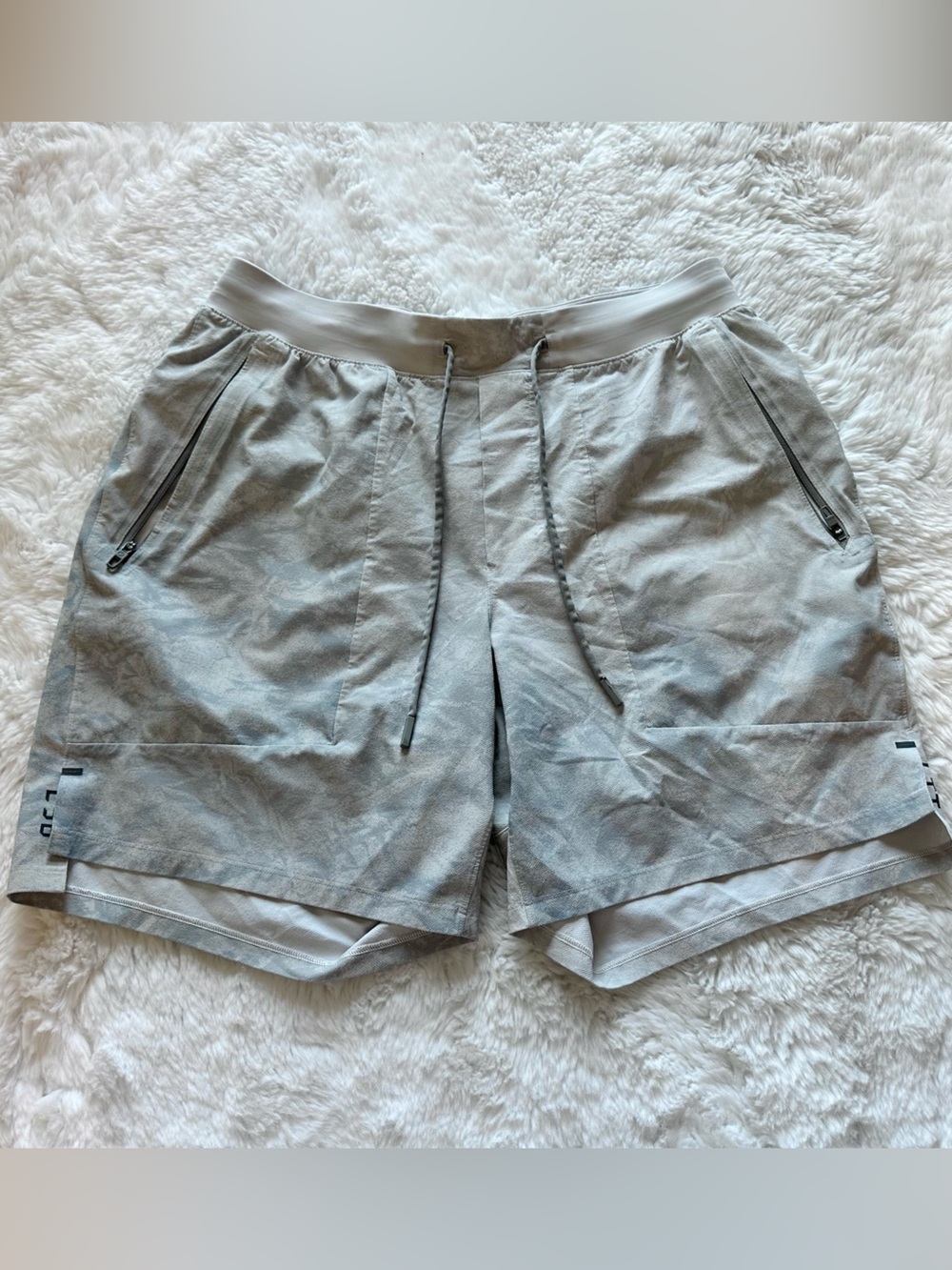 lululemon athletica Men's Heather Gray Athletic Shorts - Picture 8 of 8